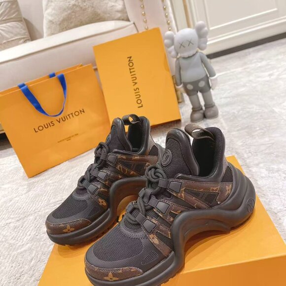 Louis Vuitton Archlight Monogram Sneaker - Picture 5 of 9